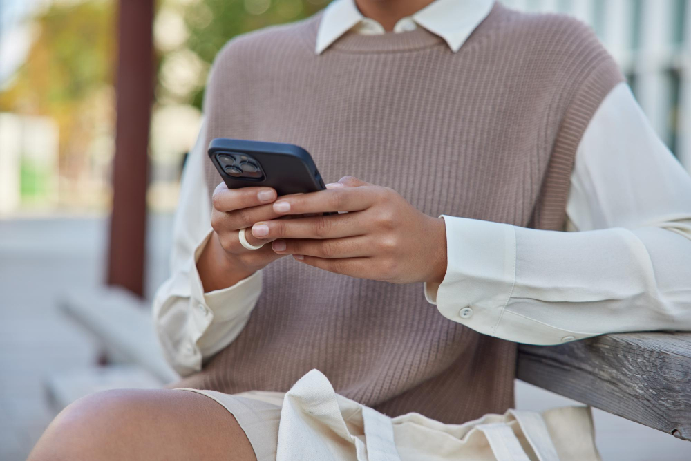 girl using smartphone